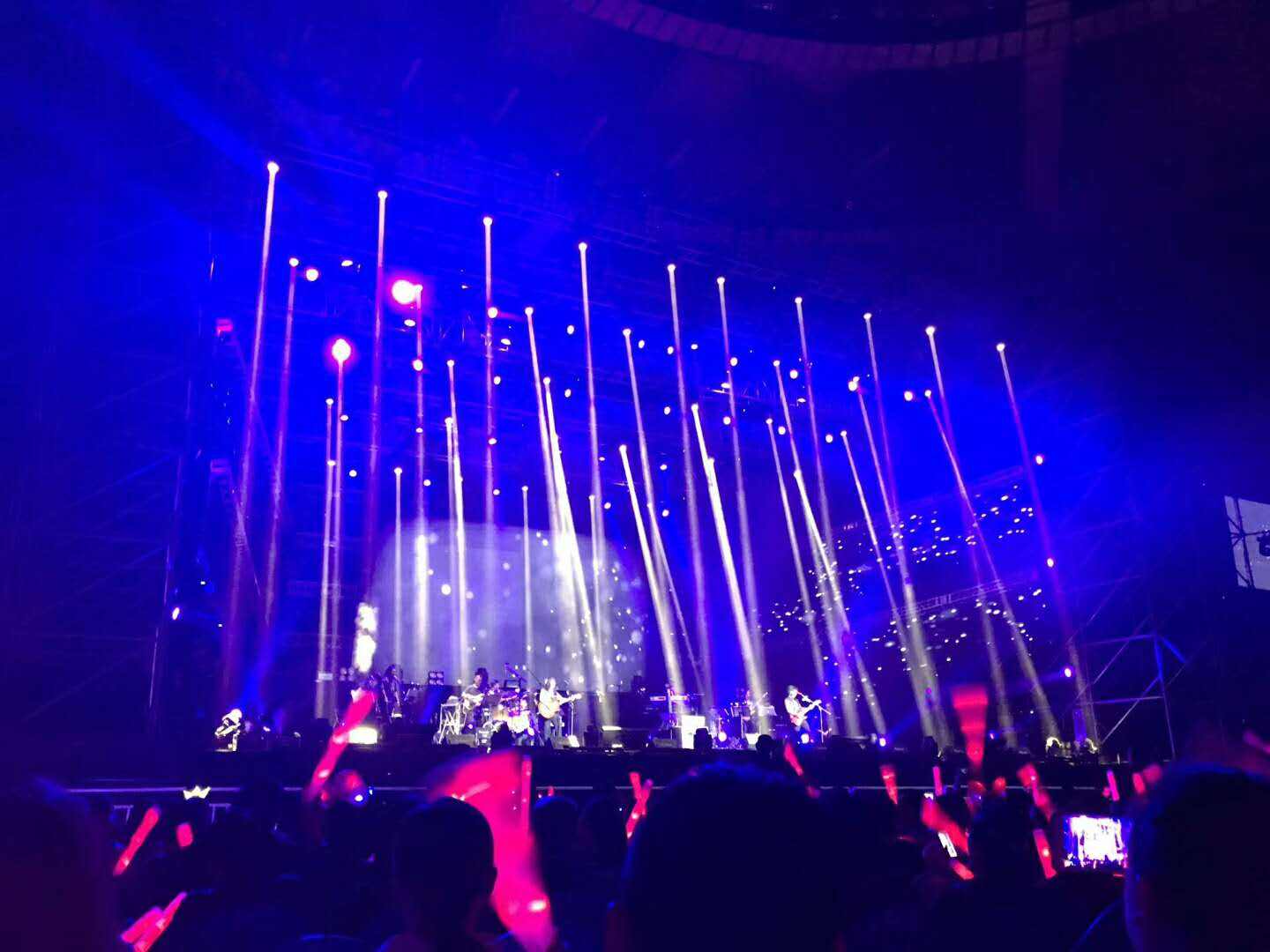 舞臺(tái)燈光類型_舞臺(tái)燈光的分類及其作用_燈光舞臺(tái)類型有哪幾種