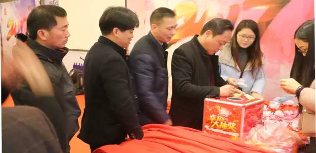 南京公司年會(huì)方案策劃_南京公司年會(huì)活動(dòng)策劃_南京員工年會(huì)活動(dòng)報(bào)價(jià)