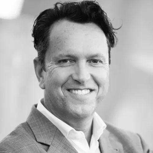 上海有哪些活動策劃公司_上海策劃活動公司有幾家_上?；顒硬邉澒九琶?/></p>
<p>羅斯·厄文</p>
<p>前連卡佛家居創(chuàng)意總監(jiān)</p>
<p>“設(shè)計江蘇”品牌大使</p>
<p><img src=