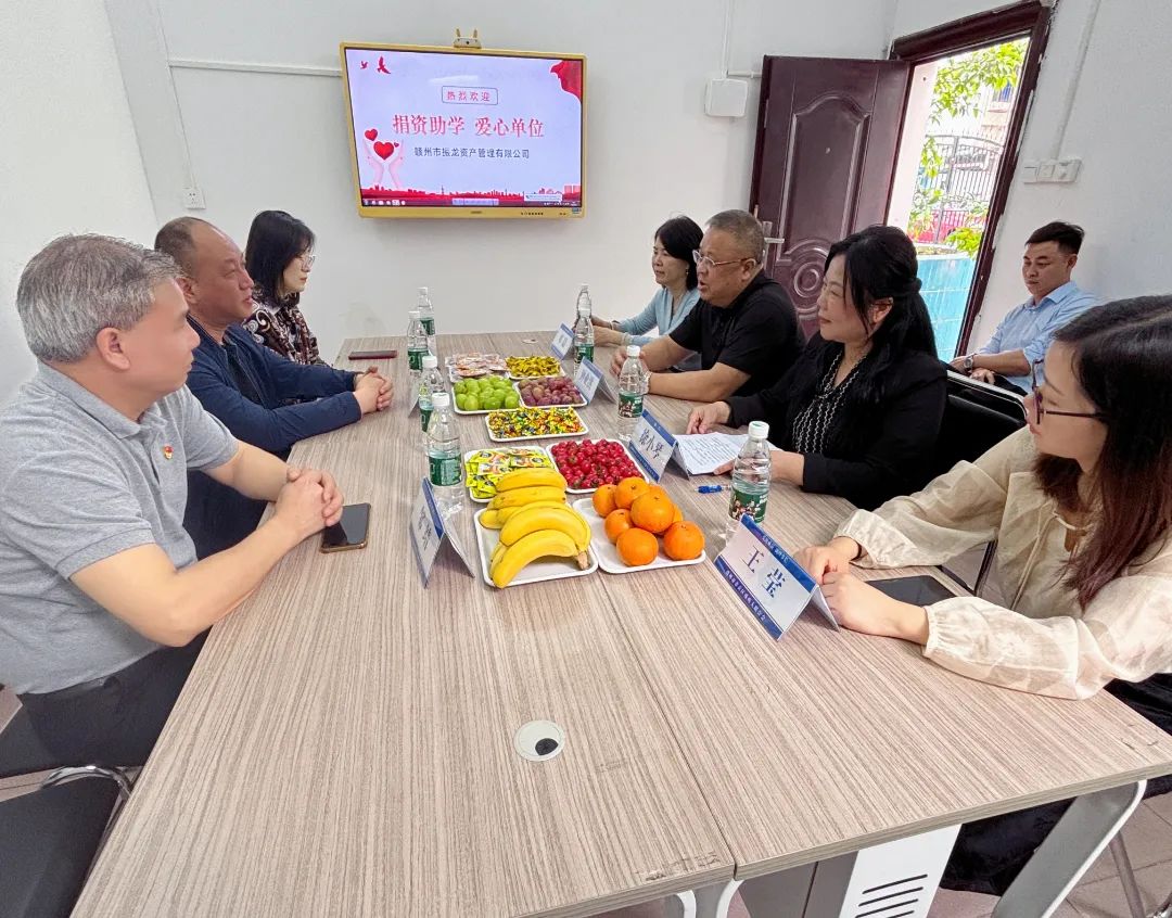 公益活動傳遞愛心文字_擁抱傳遞愛心 公益活動活動策劃_擁抱公益廣告