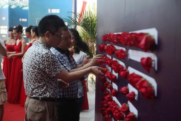 員工年會活動形式_年會形式員工活動方案_年會形式員工活動策劃方案