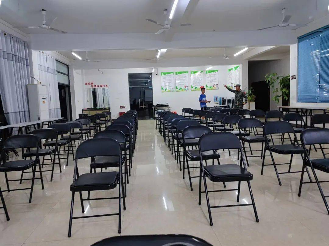 花花大世界春游日記_花花大世界秋游活動(dòng)策劃_秋游花花大世界作文