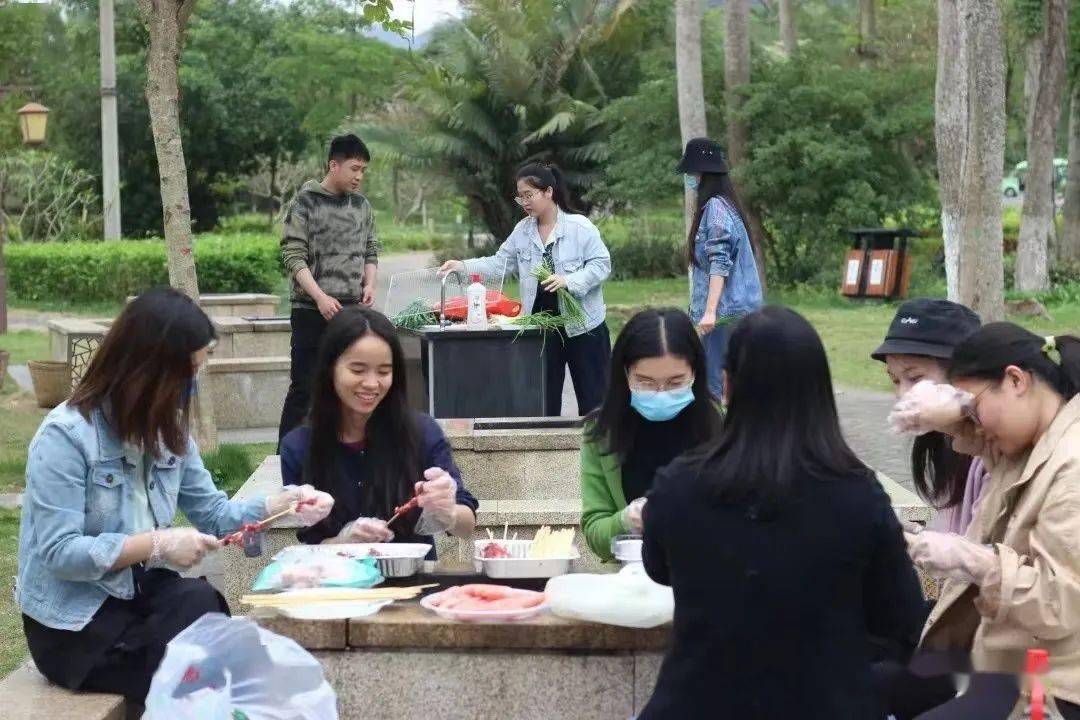 花花大世界秋游活動(dòng)策劃_花花大世界春游日記_秋游花花大世界作文
