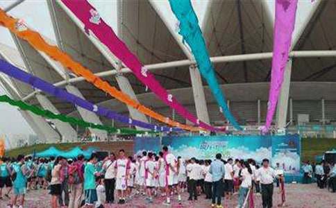 蒲公英愛心社社慶活動策劃書：回顧成長歷程，續(xù)寫奉獻愛心篇章