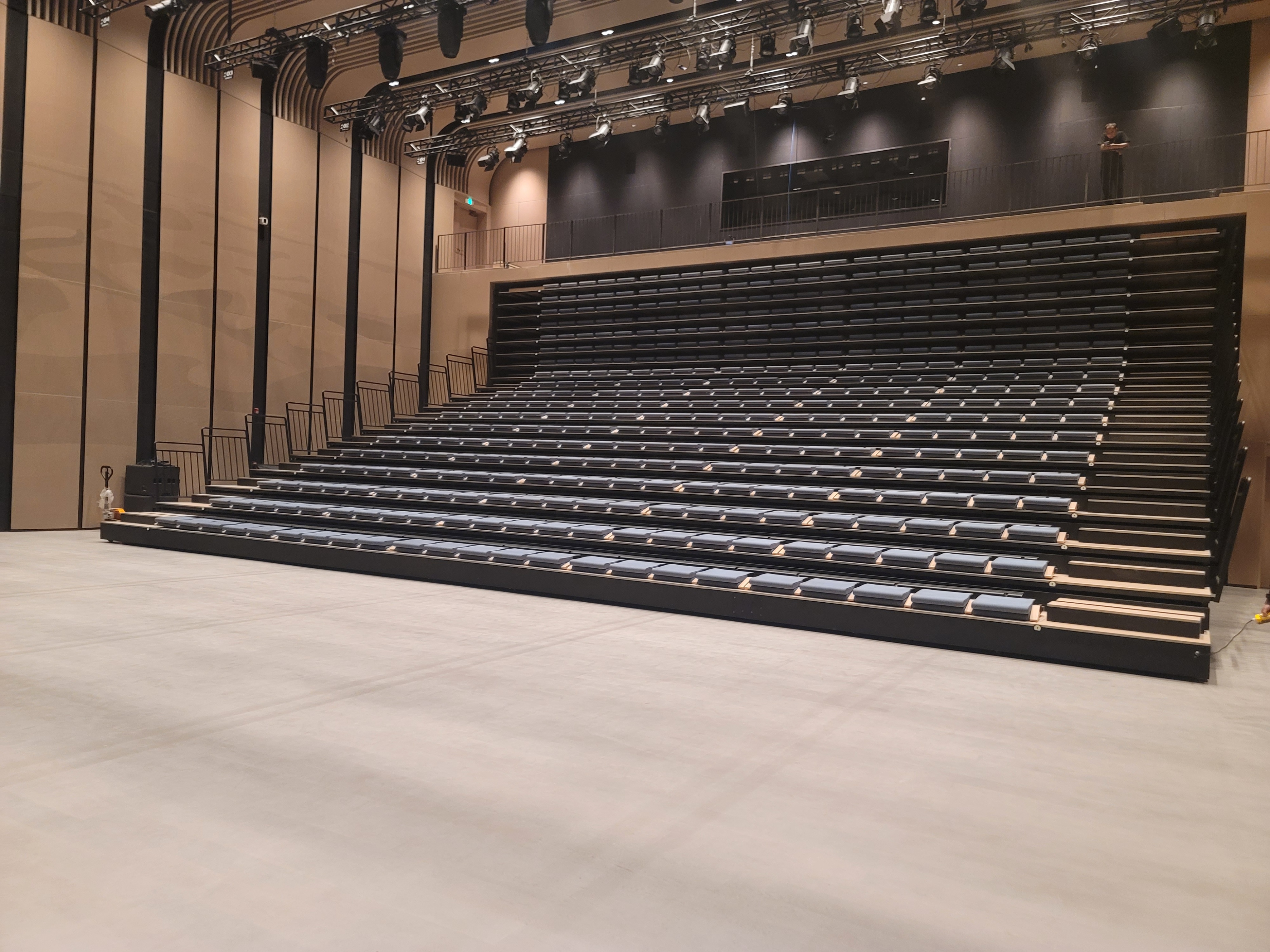 品質(zhì)卓越舞臺(tái)搭建制作公司_演繹卓越_卓越的表演