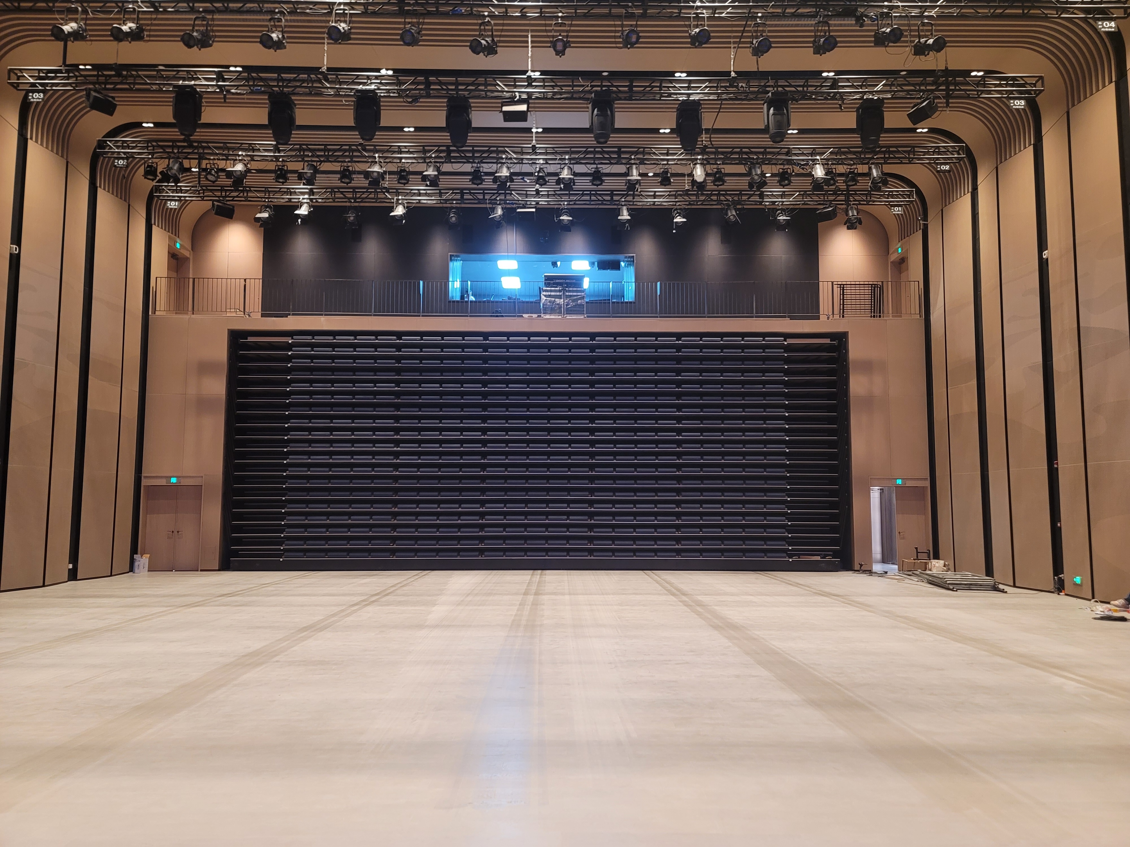 演繹卓越_品質(zhì)卓越舞臺(tái)搭建制作公司_卓越的表演