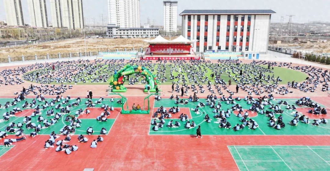 童心巧意繪紙鳶！白銀區(qū)唐道實驗學(xué)校第二屆風(fēng)箏節(jié)：創(chuàng)意與夢想齊飛，春風(fēng)共彩鳶共舞